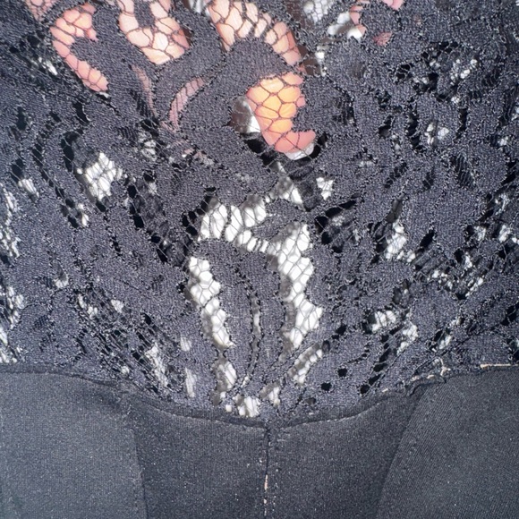 Cocktail dress with lace. - Picture 4 of 6